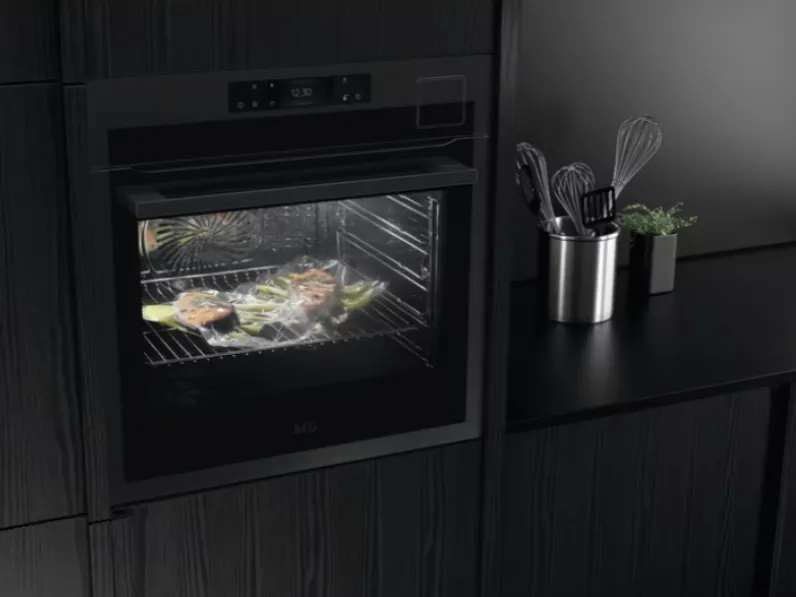 Forno a vapore serie 9000 SteamPro di AEG