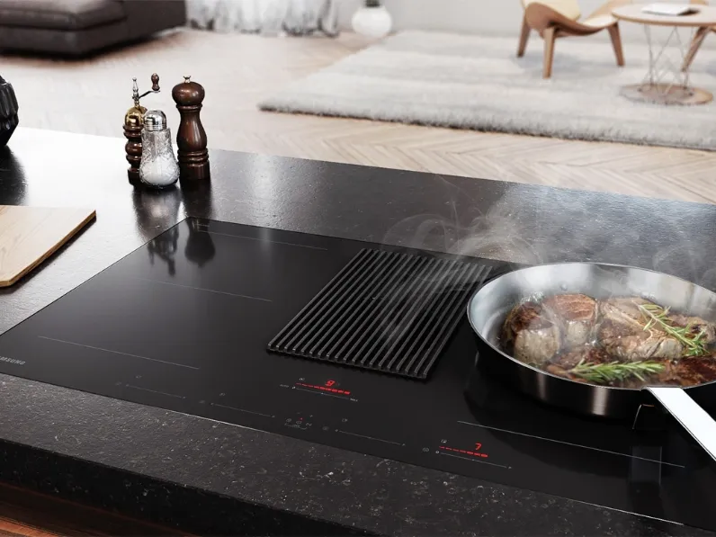 Piano a Induzione Infinite Line con cappa integrata aspirante NZ84T9747UK di Samsung