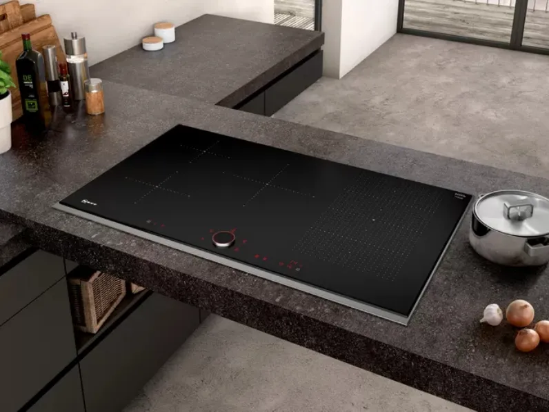 Piano cottura a induzione 80 cm Nero con profili di NEFF