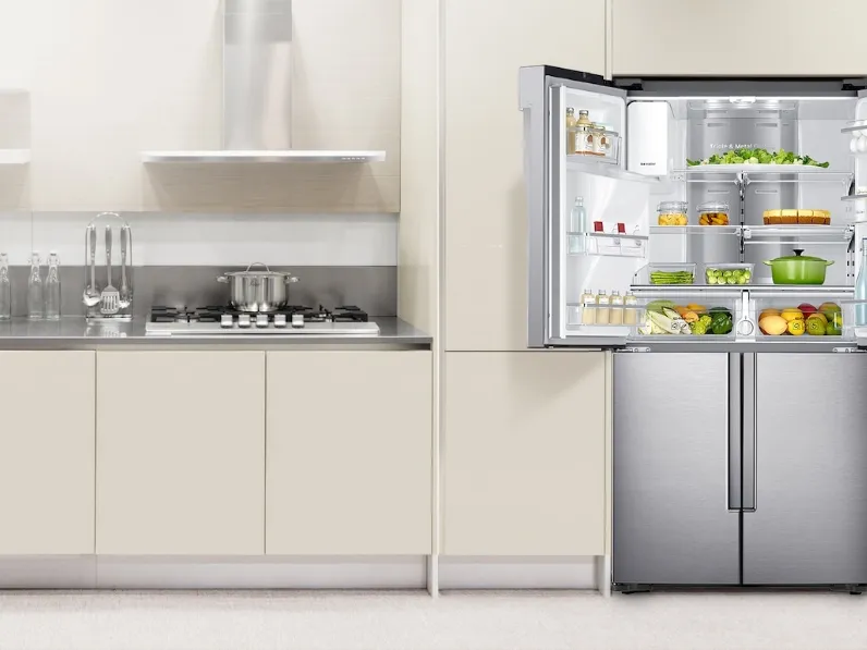 Frigorifero Quattro Porte RF56K9041SR di Samsung