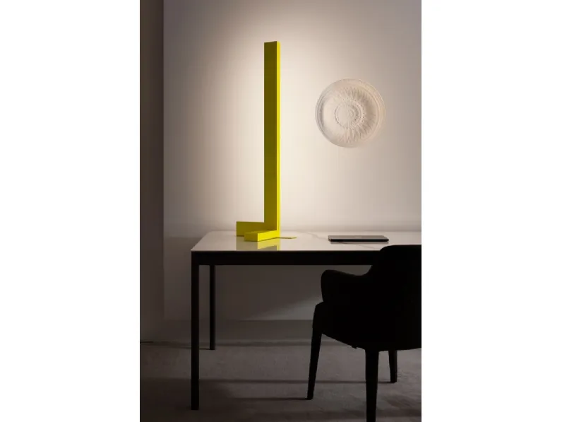 Lampada da tavolo 4080 in estruso di alluminio riciclato di Vesoi