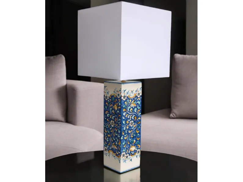 Lampada Quadrata Blu 700 in ceramica di Caltagirone con paralume in tessuto di Alemanna