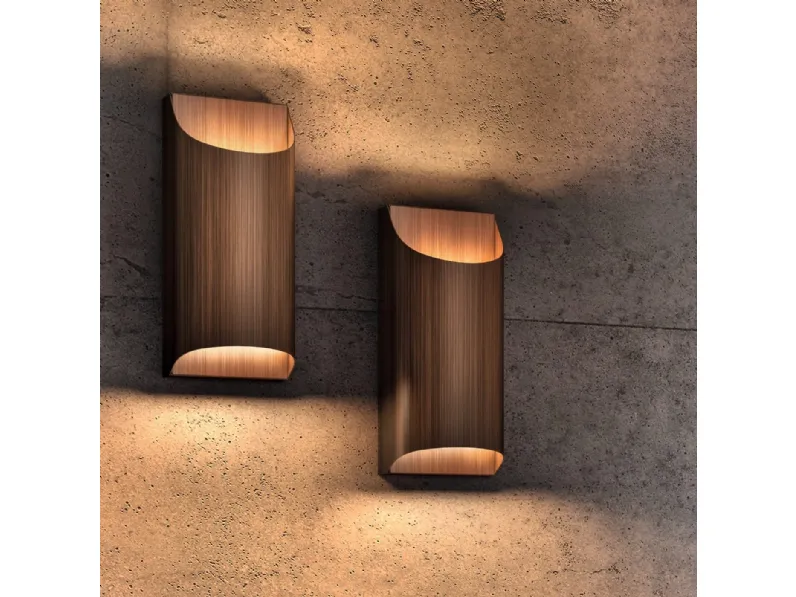 Lampada da parete in metallo finitura bronzo spazzolato Aprile Applique di Pentalight