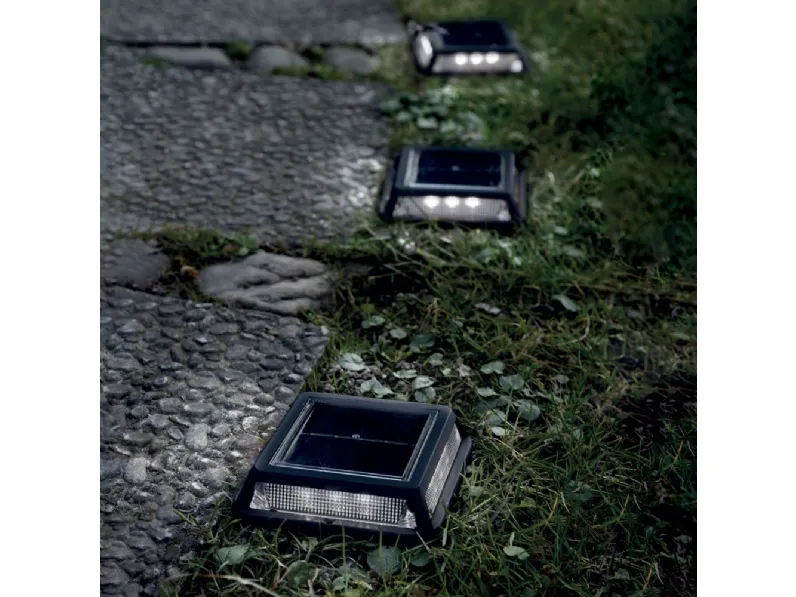 Lampada da esterno con funzionamento a pannello solare Ares di Vivida International