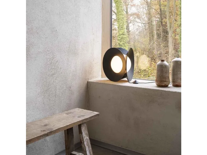 Lampada da tavolo in metallo e vetro Armen di Dcw