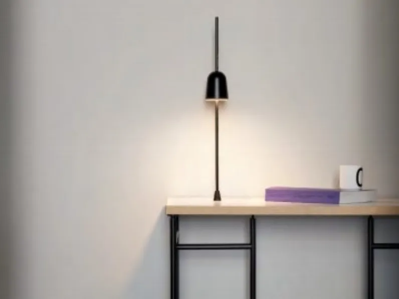 Lampada da tavolo in alluminio Ascent di Luceplan