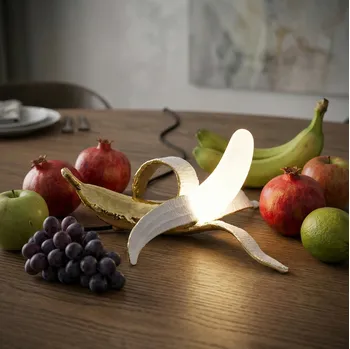 Lampada da tavolo Banana Dewey di Seletti