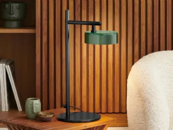 La lampada Berlin-Out da tavolo Oluce unisce design e funzionalità per illuminare gli spazi interni 