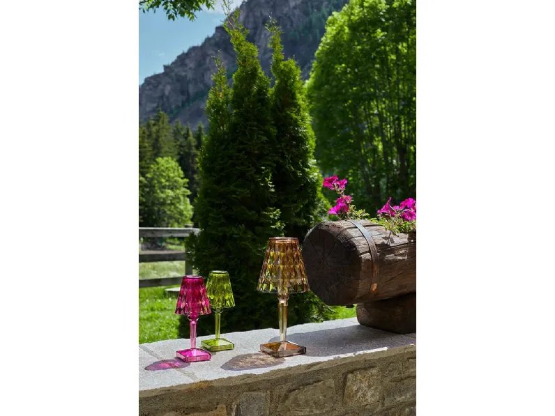 Lampada ricaricabile Big Battery Outdoor in plexiglas di Kartell