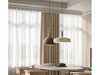La lampada a sospensione Bon Ton di Il Fanale unisce design elegante e illuminazione d'atmosfera.