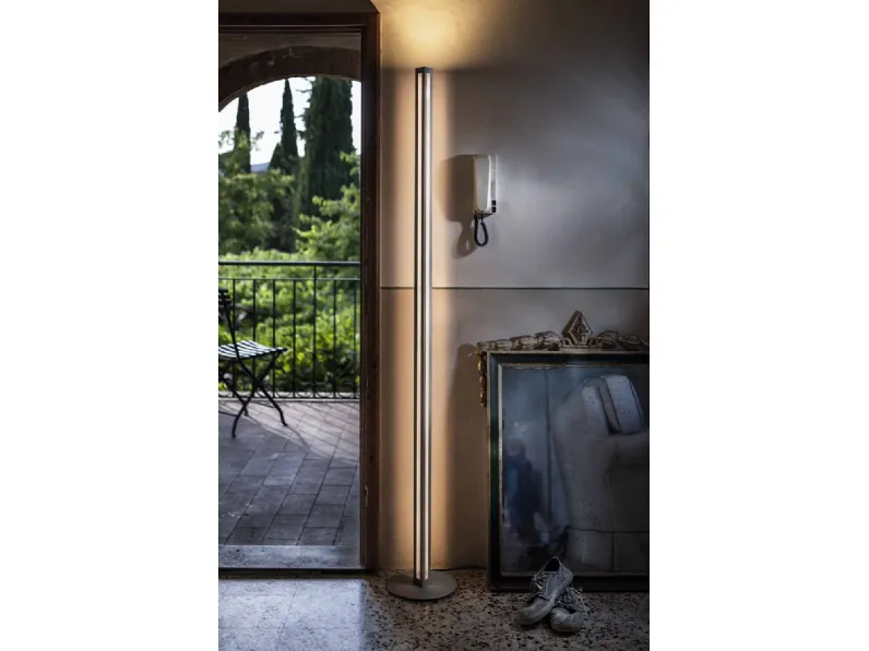 Lampada da terra Chiaroscura di Foscarini