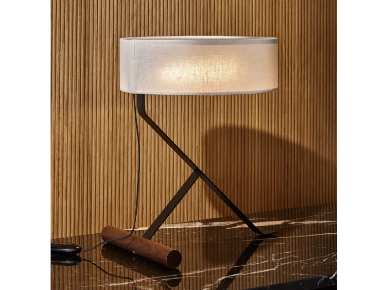 Lampada da tavolo Chicago di Punt Mobles