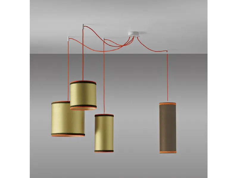 Lampada a sospensione Club House in tessuto con passamaneria a contrasto di Pentalight