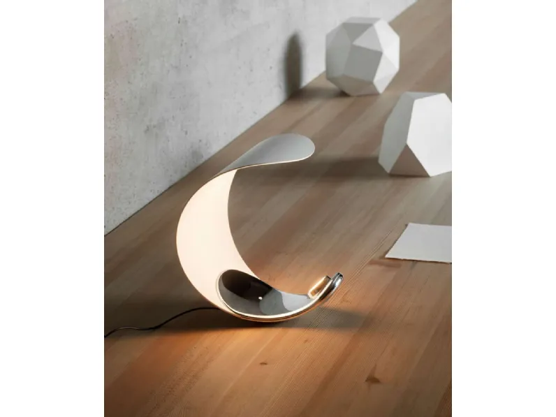 Lampada da tavolo Curl in policarbonato di Luceplan