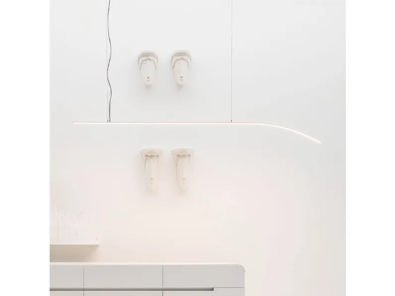 Lampada a sospensione bianca in alluminio Curvy di Adriani e Rossi