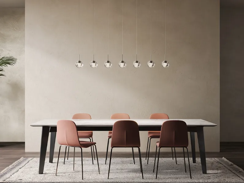 Lampada che ricorda gocce di vetro sospese nello spazio Dew di Kundalini