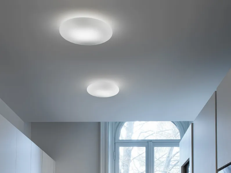 Lampada a soffitto Disco in vetro soffiato satinato bianco di Panzeri