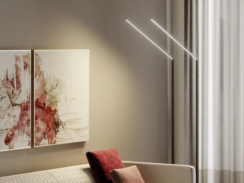 Lampada da terra in metallo con base girevole Essential Braccio di Reflex