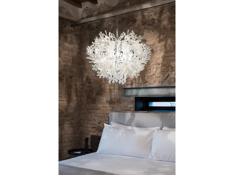 Lampada Fiorella Suspension dai tratti realistici e suggestivi di Slamp