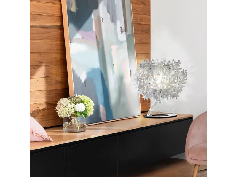 Lampada Fiorellina Table dall'estetica delicata formata da petali di Slamp