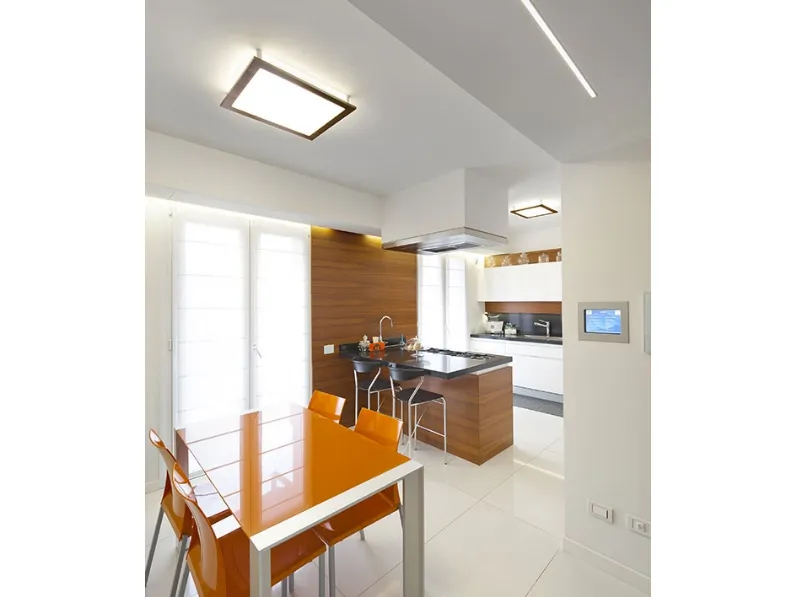 Lampada da parete con diffusore in vetro e cornice in legno Flat di Status