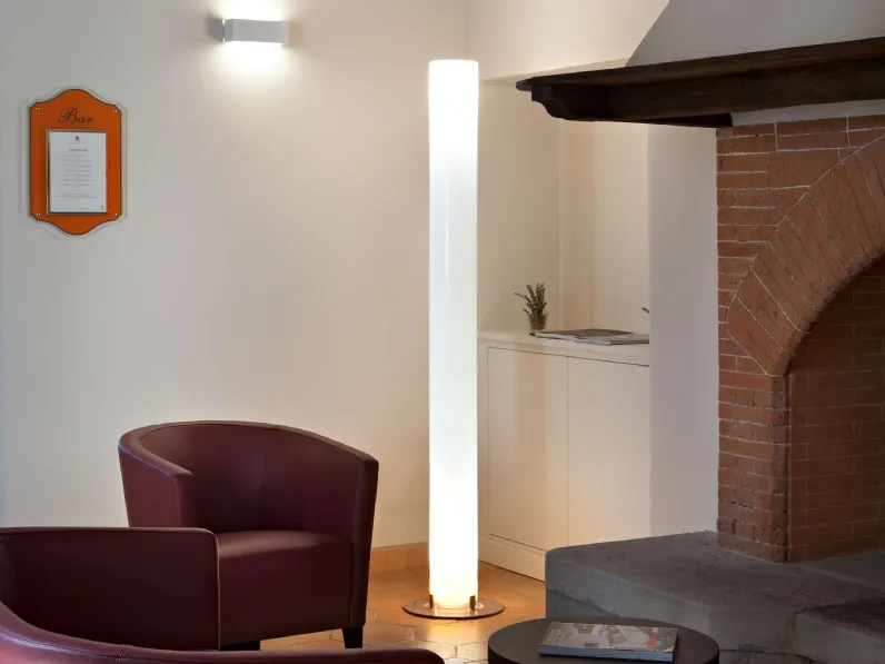 Lampada da terra in PMMA Stylos di Flos