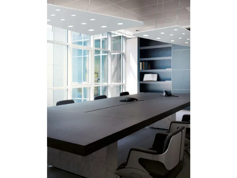 Lampada a sospensione formata da una lastra di metallo sottilissimo Fuorisquadra di Cattaneo