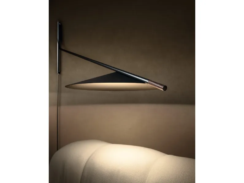 Lampada sottile ed elegante da parete in metallo Glifo Applique di Pentalight