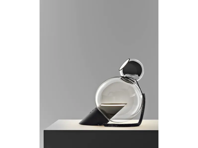 Lampada da tavolo Gravita di Stilnovo