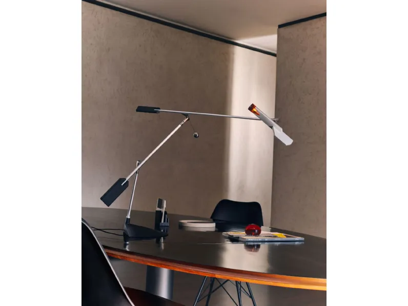 Lampada da tavolo Halley di Stilnovo