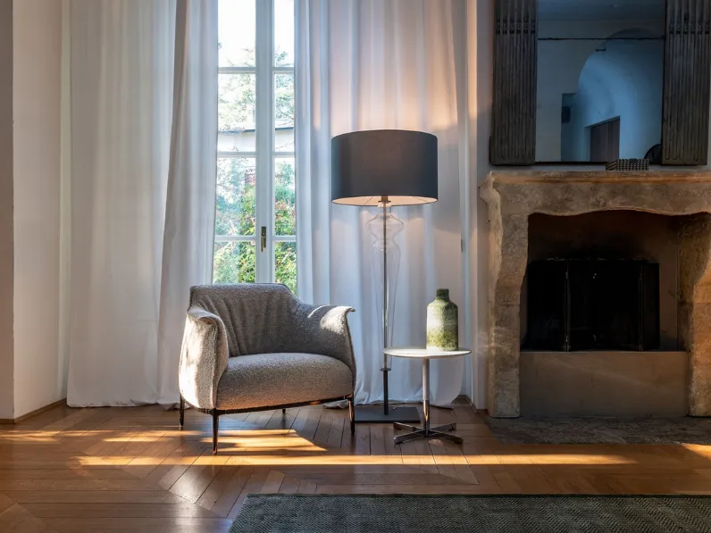 Lampada da terra Holly Lamp con paralume in tessuto e base in metallo verniciato e vetro di Poltrona Frau