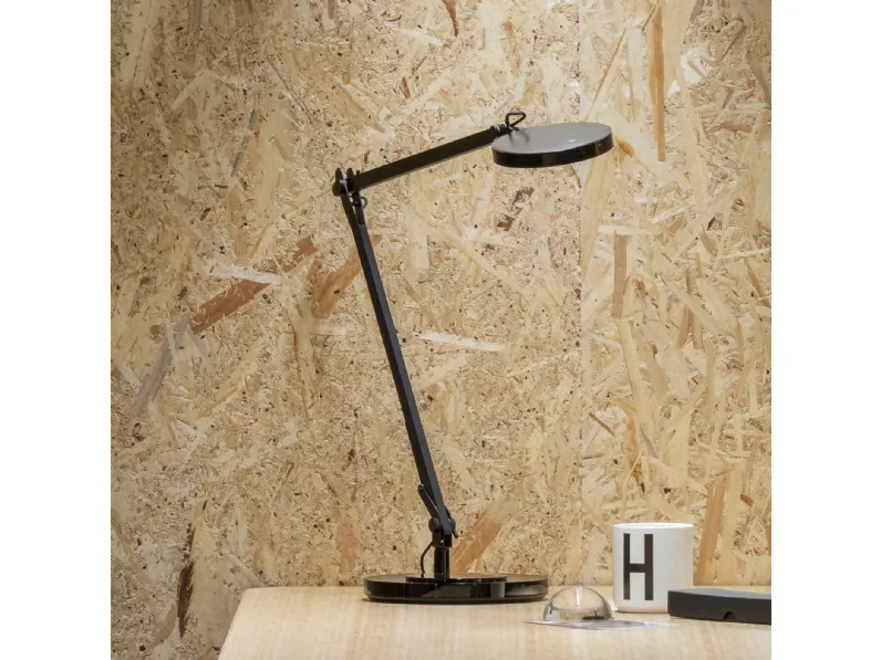 Lampada da tavolo Futura in alluminio e plastica con diffusore orientabile a led e interruttore incorporato di Ideal Lux