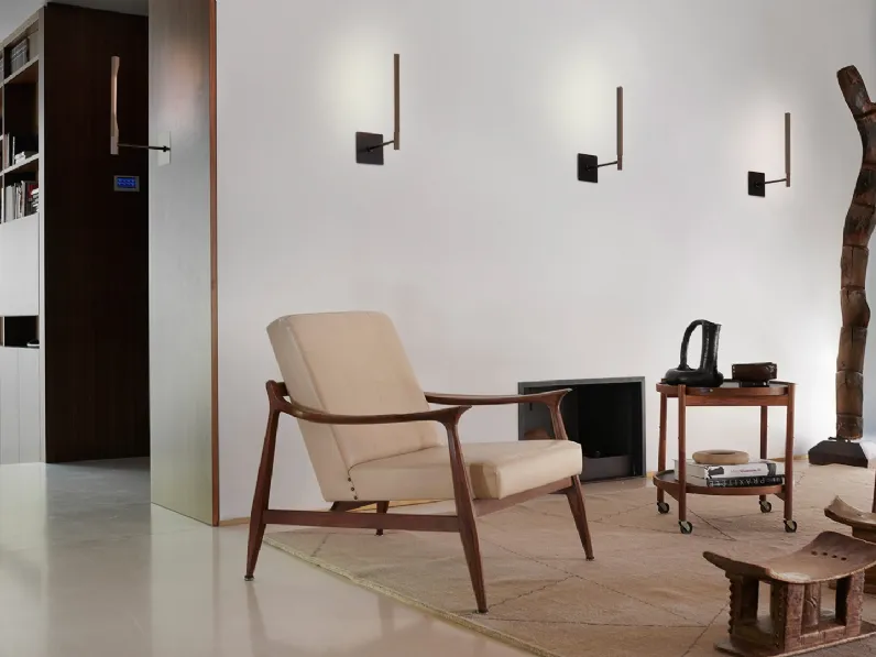 Lampada da parete orientabile in alluminio anodizzato in bronzo satinato Ilo di Oluce