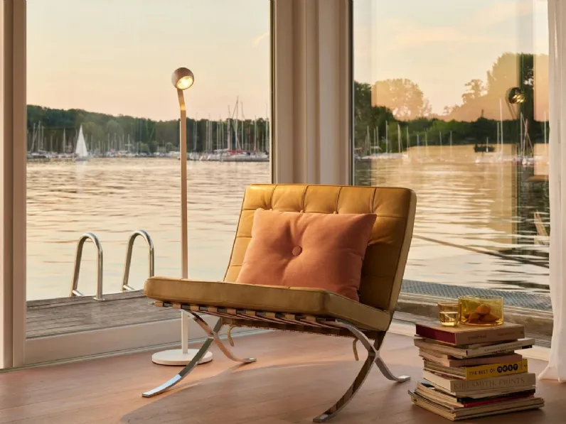 Lampada da terra Io lettura di Occhio