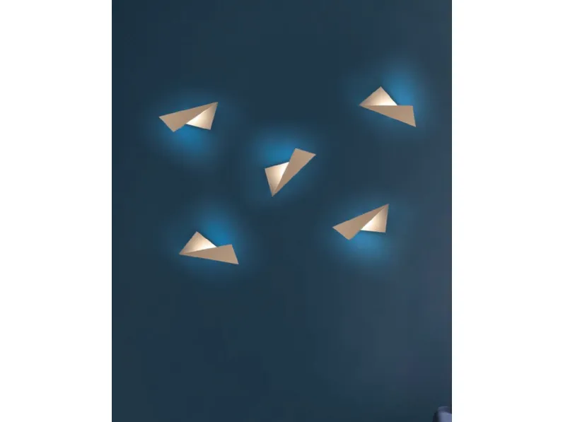 Lampada in sottile lamiera di metallo Kami da parete di Cattaneo