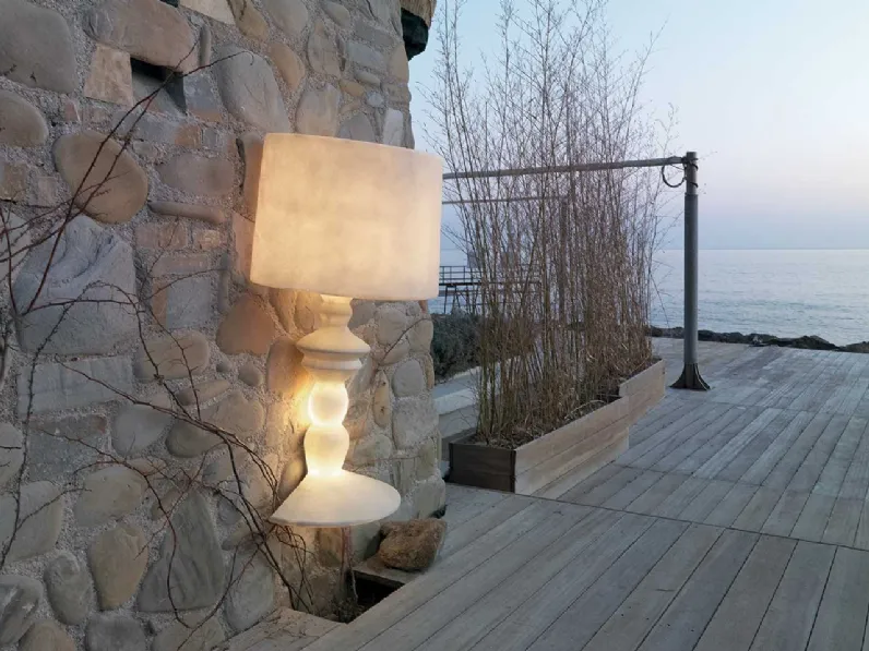 Lampada in vetroresina Alibabig di Karman