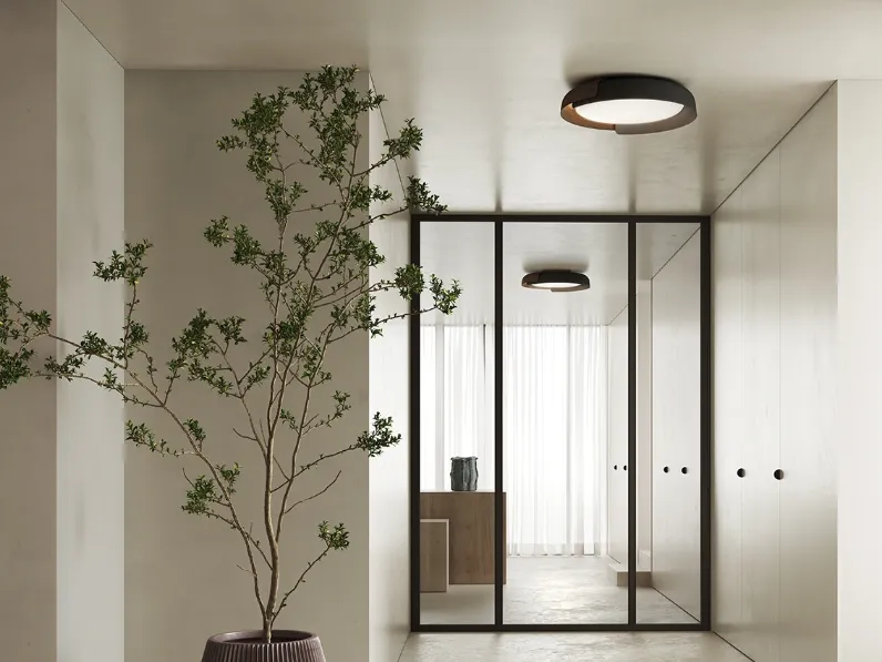 Lampada a soffitto in metallo che ricorda i petali di un fiore Dala di Kundalini