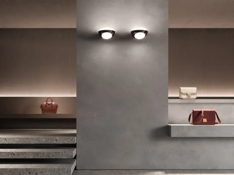 Lampada da parete in metallo lucido con diffusore in vetro acidato Tua di Kundalini