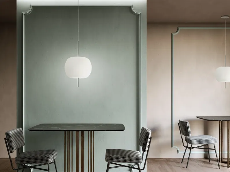 Lampada in vetro opale incamiciato e soffiato con struttura in metallo verniciato Kushi Suspension di Kundalini