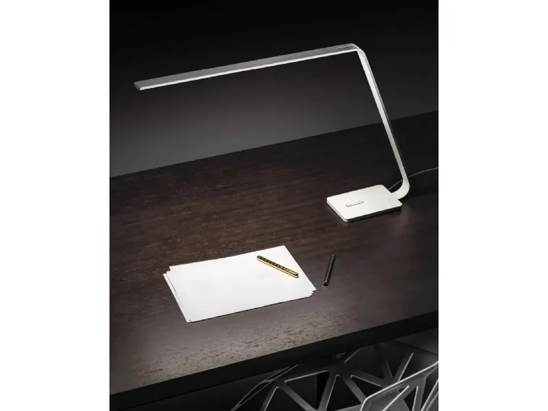 Lampada da tavolo Lama di Stilnovo