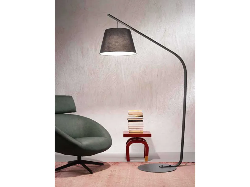 Lampada da terra Liana con struttura in metallo e paralume in PVC rivestito in tessuto di Ondaluce