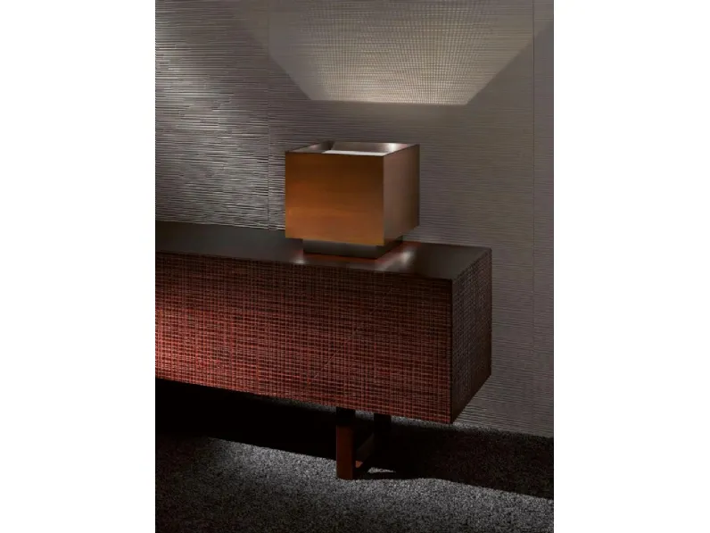 Lampada da tavolo in ottone con diffusore in lamiera microperforata Light Cube MA 25 di Laura Meroni