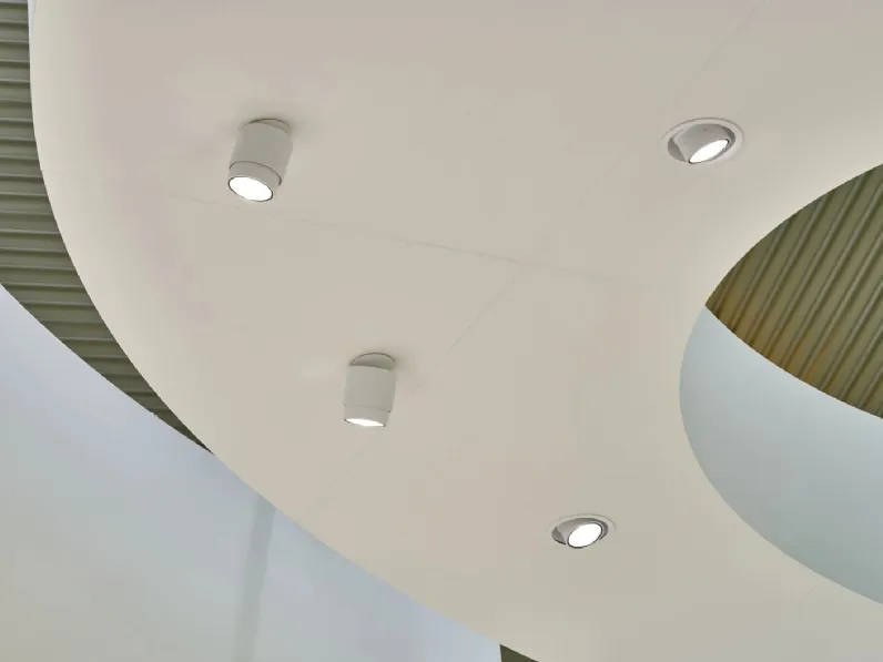 Lampada da parete Lui alto di Occhio