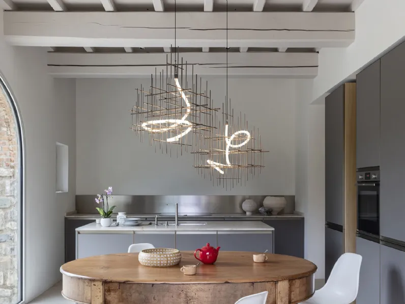 Lampada a sospensione con struttura in metallo Metrica di Mogg