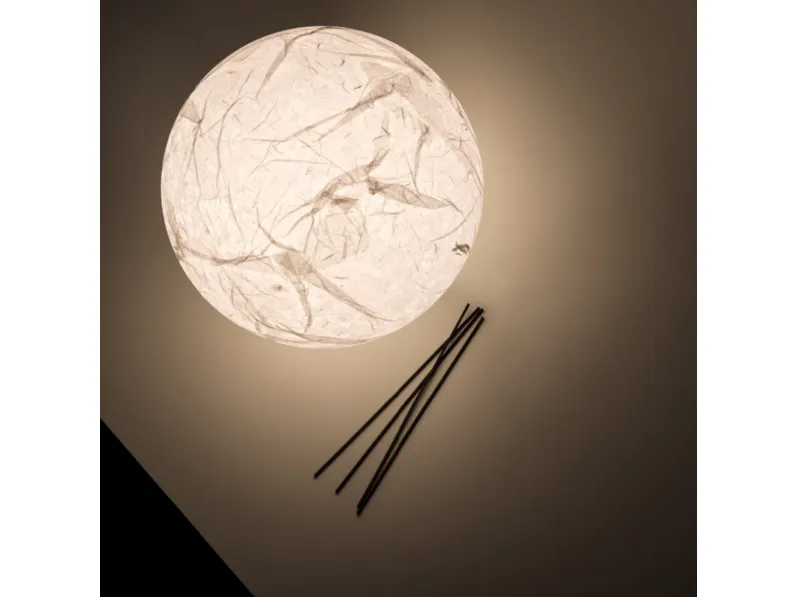 Lampada da tavolo dalla forma tonda in carta giapponese Moon T di Davide Groppi