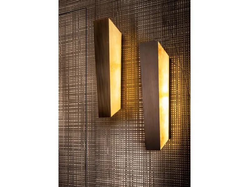 Lampada da parete in ottone brunito e pergamena Myfair Wall di Laura Meroni