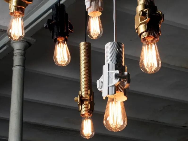 Lampada a sospensione in metallo di varie forme e colori Nando di Karman