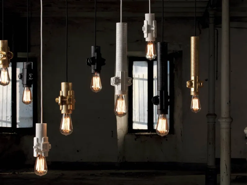 Lampada a sospensione in metallo di varie forme e colori Nando di Karman