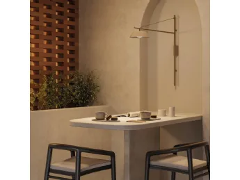 Lampada da parete Nexo OLE!, design essenziale e luce calda.