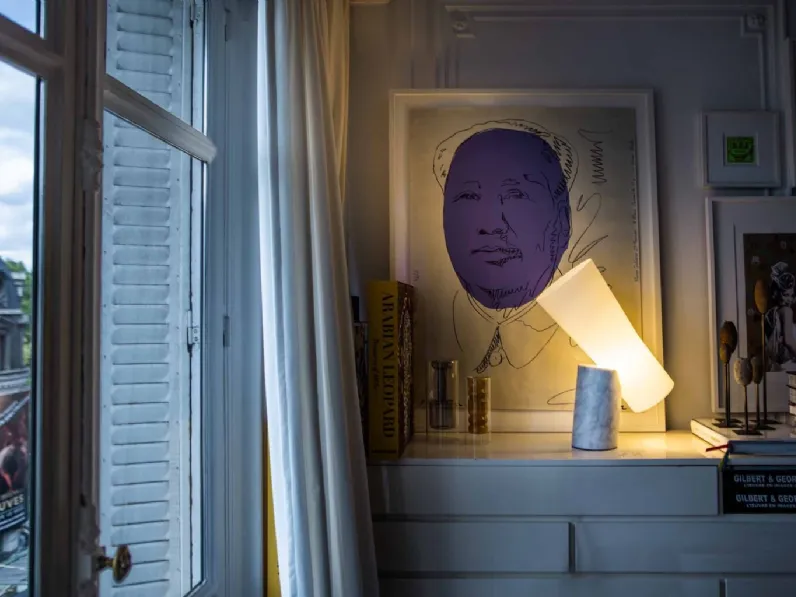 Lampada da tavolo Nile in vetro soffiato e marmo di Carrara di Foscarini